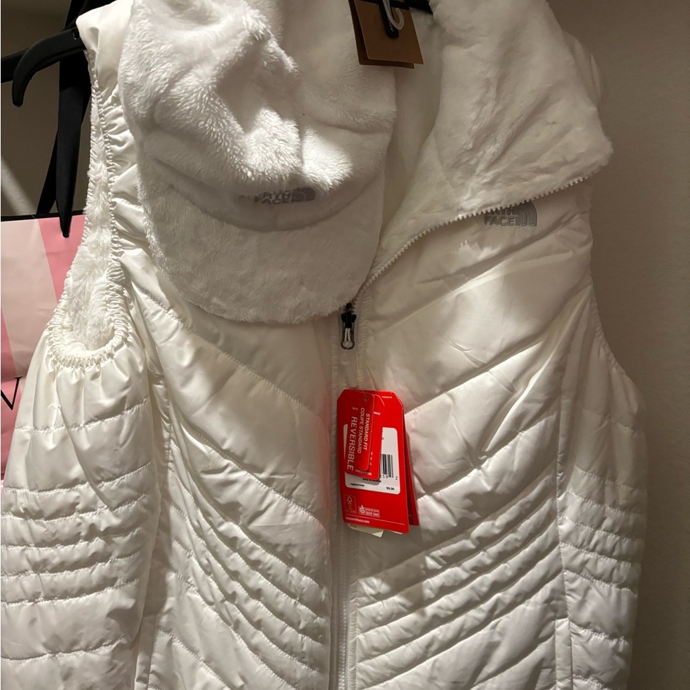 Brand New North Face Vest with two North Face Hats!!๐ค๐ค - Picture 9 of 12